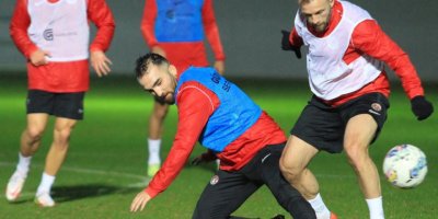 Antalyaspor iznin ardından top başı yaptı