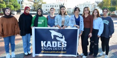 Üniversiteli gençlerden makyajlı şiddet etkinliği