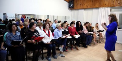 Yerleşik yabancılar, Türkçe öğrenmek için müzik korosu kurdu