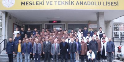 Burdur MTAL öğrencileri önlük giydi