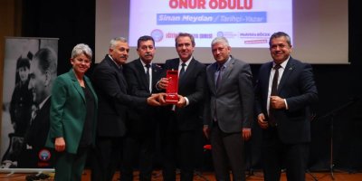 Başöğretmen Atatürk Onur Ödülü Sinan Meydan'ın