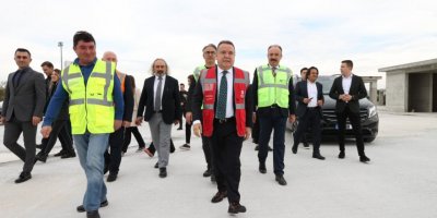Başkan Böcek, Akdeniz Üniversitesi Katlı Otopark Projesi'ni inceledi