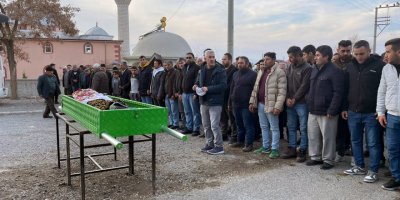 Dışarı çıkarıp saçından sürüklediği eşini bıçaklayarak öldürdü, babasını yaraladı (3)