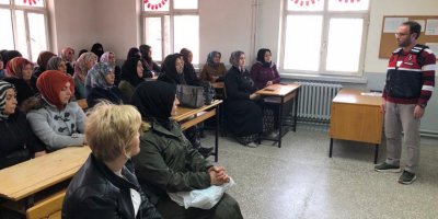 Annelere narkotik eğitimi verildi