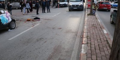 Caddede çıkan tartışmada boynundan bıçaklandı