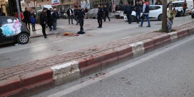 Sokak ortasında boynundan bıçaklandı, hastanede kurtarılamadı