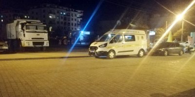 Büfede alışveriş yaparken tüfekle vuruldu