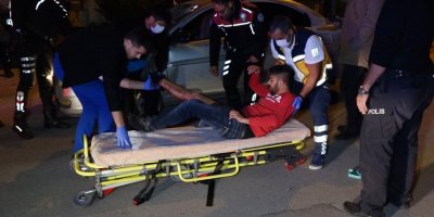 Polis durdurunca bıçaklandığı anlaşıldı, aracında 7 kurşun izi belirlendi