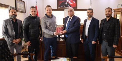 Atatürk hayranı Robert, Müslüman olup 'Kemal' adını aldı