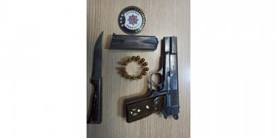 Durdurulan araçlarda ruhsatsız tabanca ele geçirildi