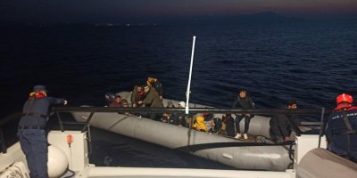 Bodrum açıklarında Yunan unsurlarının ittiği 33 kaçak göçmen kurtarıldı