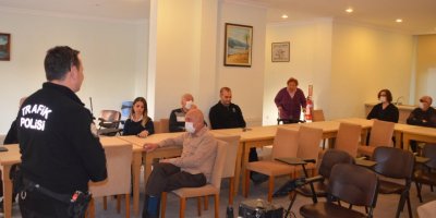 Marmaris'te huzurevi sakinlerine trafik eğitimi