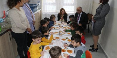 Okul öncesi öğrencilere ücretsiz yemek desteği