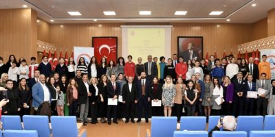 Geleceğin bilim insanları ödüllendirildi