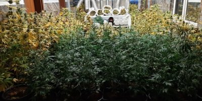 Jandarma zehir tacirini uyuşturucu imal ettiği laboratuvarda yakaladı