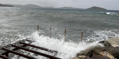 Bodrum'da 'sağanak' ve 'fırtına' hayatı olumsuz etkiledi
