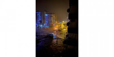 Antalya’nın iki ilçesinde sel felaketi (1)