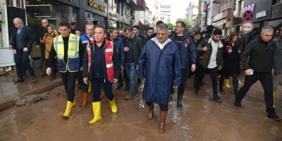Antalya'nın iki ilçesinde sel felaketi; otomobiller sürüklendi, seralar su altında kaldı (10)