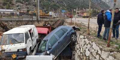 Otomobil bahçeye uçtu: 1 yaralı