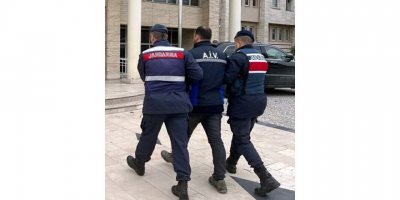 Liseli Sıla, yolun karşısına geçerken otomobil çarpmasıyla öldü (2)