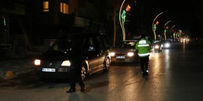 Polisten gece denetimi