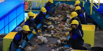 Büyükşehir tesisinde günde 180 ton evsel atık ayrıştırılıyor