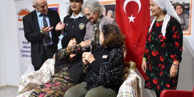 Alzheimer hastalığını tiyatro ile anlattılar