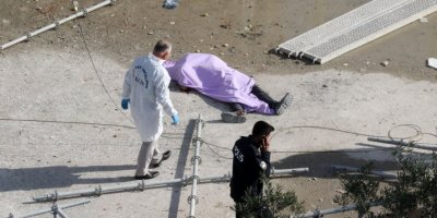 İskele sökümü yaparken 8'inci kattan düşüp öldü