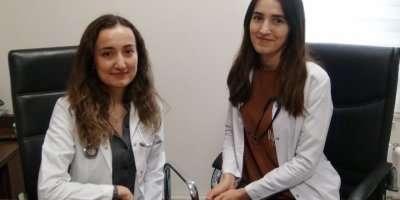 Doktor kardeşler aynı hastanede görev yapıyor