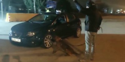 Otomobilden uyuşturucu çıktı