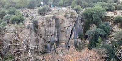 Rus turist, selfi çekmek isterken 40 metre yükseklikten düşerek öldü