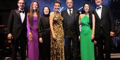 Mermer firması kuruluş yılını Gülben Ergen'le kutladı