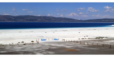 'Salda Gölü kumsalındaki kararma yayılıyor'