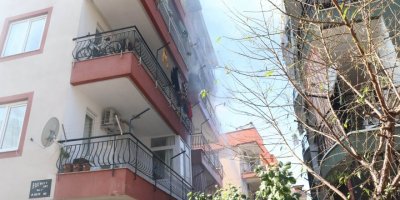 Gözyaşları arasında evlerinde çıkan yangını izlediler