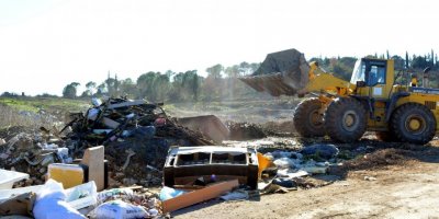 Büyük Manavgat yangınından etkilenen bölgeye dökülen atıklar kaldırıldı