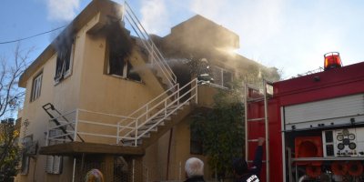 Yanan evden çıkmayı başardılar