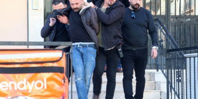 Eniştesine kızıp, kız kardeşini rehin aldı