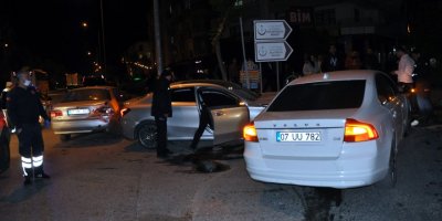 Trafikteki kovalamaca zincirleme kazayla bitti