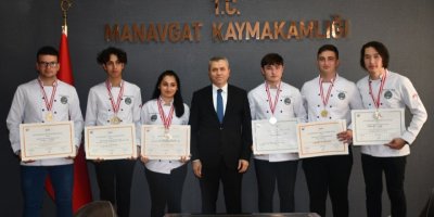 Manavgatlı öğrenciler madalyaları topladı