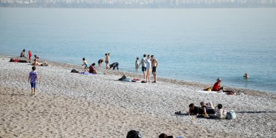Antalya'da ocak ayında yabancıların deniz keyfi