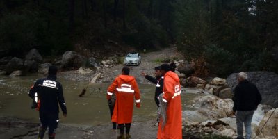 Antalya'da yağmur ve fırtına, hayatı durma noktasına getirdi (4)