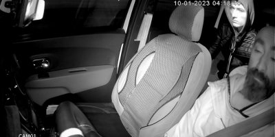 Bindiği taksinin şoförünü taşla hastanelik eden şüpheli tutuklandı