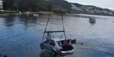 Bodrum'da otomobil denize uçtu: 1 ölü, 1 yaralı