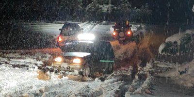 Karda off-road yapıp eğlendiler