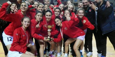 Kızların şampiyonu Kepez