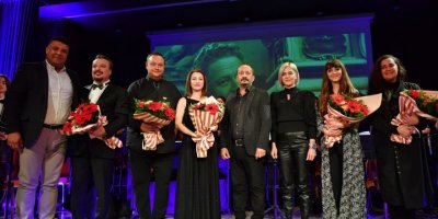 Nazım Hikmet, şiirlerle anıldı