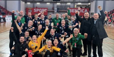 Mavi Kelebekler'in çeyrek finalde rakibi İzmir Büyükşehir