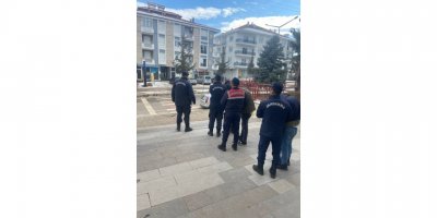 Hırsızlık zanlıları tutuklandı