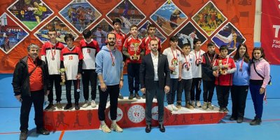 Sandıklı'da Floor Curling Turnuvası'nda il birincisi oldular