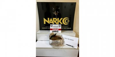 Bavulunda 1,7 kilo esrarla yakalanıp tutuklandı 